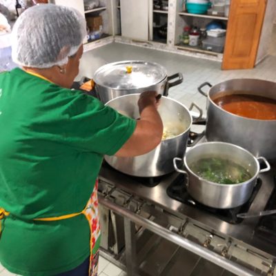 Convento recebe pessoas em situação de rua para Almoço Solidário