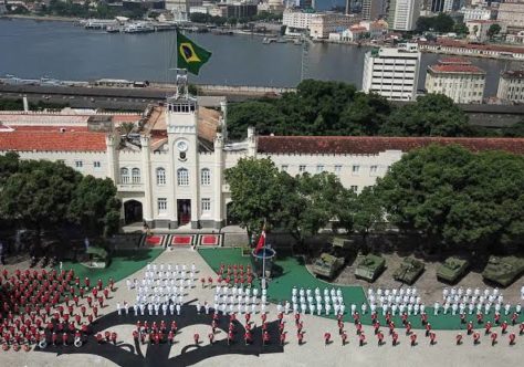 Visita à Fortaleza da Marinha e honras de oficiais recordam carreira militar de Santo Antônio na abertura da Trezena