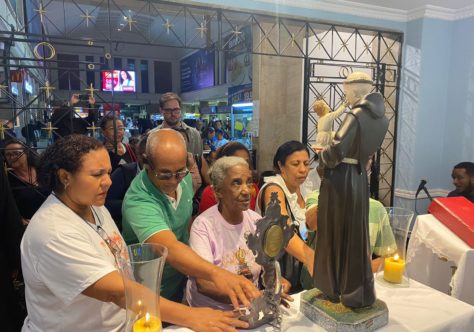 Fecomércio, Hospital Souza Aguiar e Central do Brasil recebem visita e bênção com a Imagem peregrina de Santo Antônio