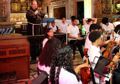 Convento Santo Antônio recebe Coral dos Canarinhos de Petrópolis