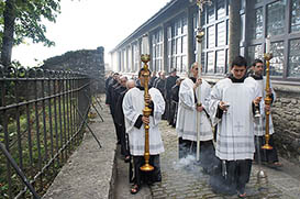 Frades do Monte Alverne servem na Missa do Papa Francisco