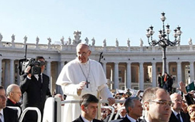 Papa Francisco: "A evangelização se faz de joelhos"