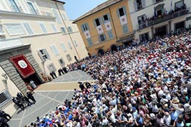 Papa celebra Assunção de Maria em Castelgandolfo