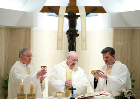 “Rezar, celebrar e imitar Jesus para conhecê-Lo”