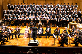 Canarinhos se apresentam com a Orquestra Petrobras Sinfônica