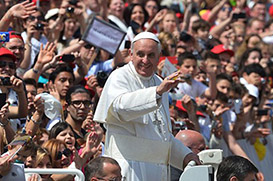 Papa Francisco exalta o heroísmo das famílias