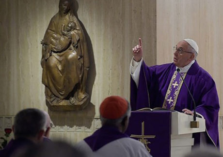 “Crucifixo é mistério do ‘aniquilamento’ de Deus”