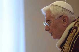 Há motivos gravíssimos por trás da renúncia de Bento XVI", afirma arcebispo italiano