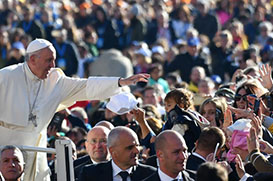 Papa Francisco: "A nossa fé nasce na manhã de Páscoa!"