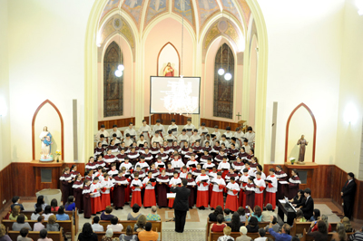 Concerto de Natal reúne os Corais dos Canarinhos e estudantes de violinos