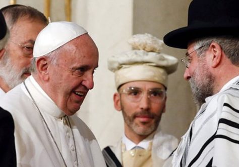 Papa na Sinagoga de Roma: "Meus irmãos mais velhos"
