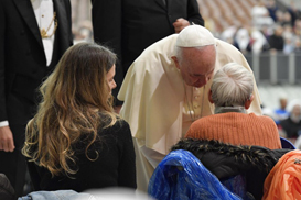Papa: os leigos dão o húmus para o crescimento da fé