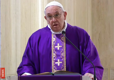 Papa reza pelos sem-teto, sofredores escondidos neste tempo de dor