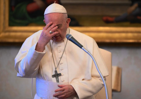 Papa: a oração é um refúgio diante da onda do mal que cresce no mundo