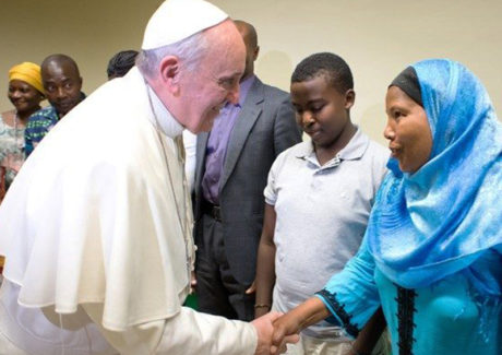 Papa encoraja a reconhecer Jesus no drama de migrantes e refugiados