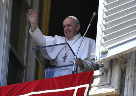 Papa: Jesus é a mão do Pai que nunca nos abandona