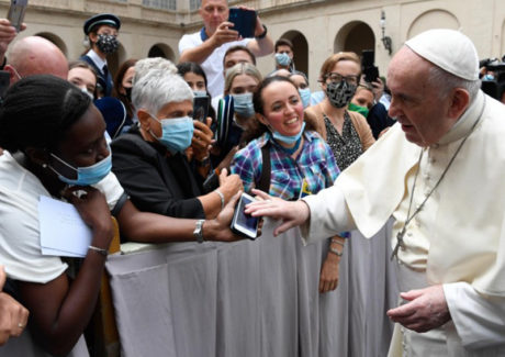 Papa: “Sair da crise não significa passar um verniz na situação atual”