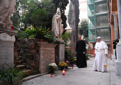Papa: rezemos pelos mortos, especialmente pelas vítimas do coronavírus