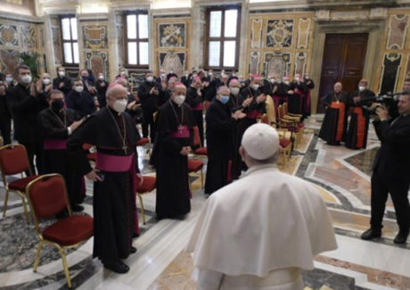 Papa: quem não segue o Concílio não está na Igreja