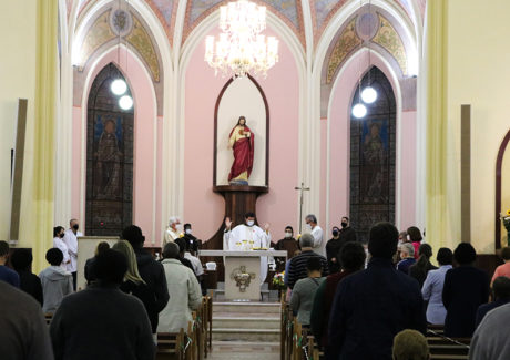 Paróquia do Sagrado celebra jubileu de 75 anos em 125 anos de presença franciscana em Petrópolis