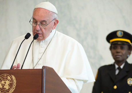 Papa: a fome no mundo é um escândalo e um crime contra os direitos humanos