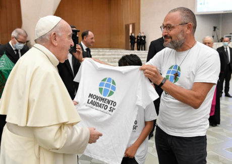 Papa: “A santidade vem do Espírito Santo, é a gratuidade da redenção de Jesus”