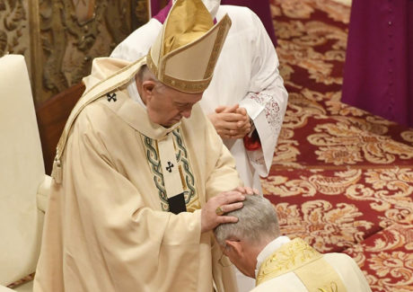 Papa: episcopado é o nome de um serviço, não de uma honra