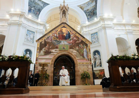 Papa aos pobres em Assis: “Estamos aqui precisamente para aprender com o que São Francisco fez”