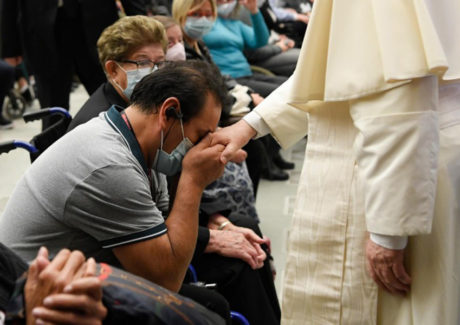 Papa: “Devemos despertar Cristo no nosso coração e só então poderemos contemplar as coisas com o seu olhar”