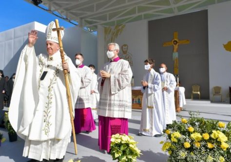 O abraço do Papa aos fiéis cipriotas: sejam cristãos luminosos!