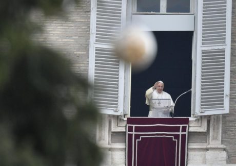 Papa: “Deus quer habitar no meio de nós”