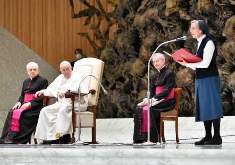 Papa: "A devoção aos santos não é uma coisa mágica, não é uma superstição"