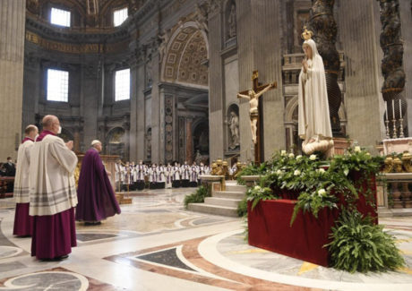 Papa a Nossa Senhora: que cesse esta “guerra cruel e insensata que ameaça o mundo”