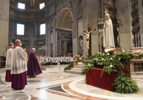 Papa a Nossa Senhora: que cesse esta "guerra cruel e insensata que ameaça o mundo"