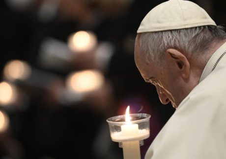 Vigília pascal: Com Jesus, nenhuma noite é infinita, afirma o Papa