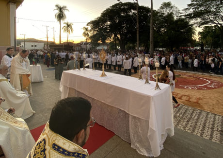 Paróquias de Agudos celebram Corpus Christi