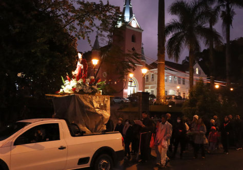 Festividades em Petrópolis terminam com procissão do Sagrado Coração de Jesus