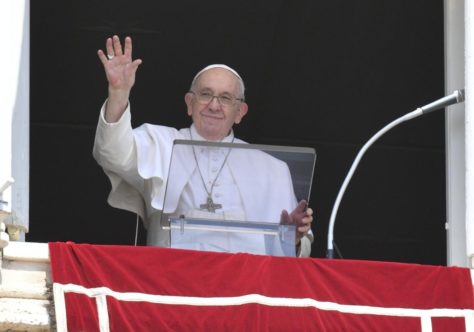 Papa: Magnificat, "o cântico da esperança"