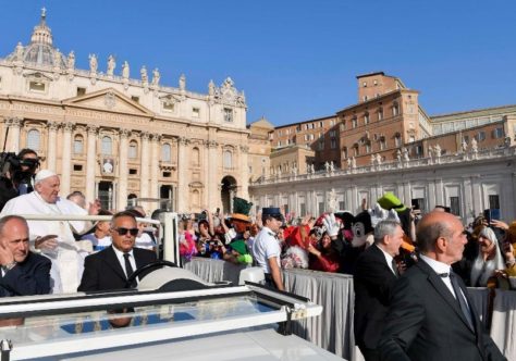 "Discernir é ouvir o próprio coração", afirma o Papa na Audiência Geral