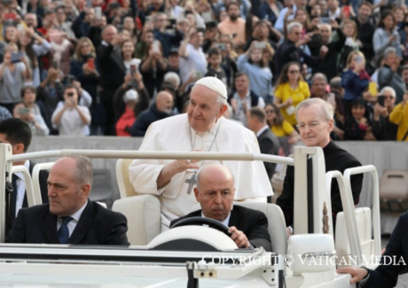 Papa: enfrentar “a desolação com abertura e consciência” para sair revigorados