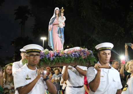Nossa Senhora do Rosário: “Como Maria, somos chamados a dar nosso sim”