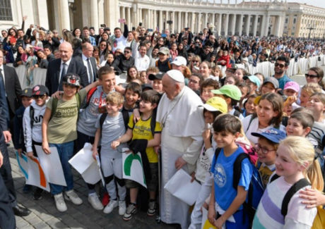 Papa: a Igreja vira peça de museu se não evangelizar a si mesma