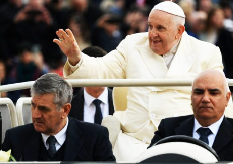 Papa: as nossas feridas podem se tornar fontes de esperança