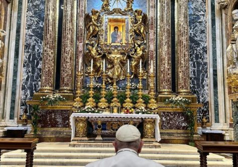 Papa Francisco recebe alta do Gemelli e visita a Basílica de Santa Maria Maior