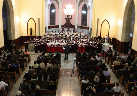 Corais dos Canarinhos realizam Concerto Mariano em Petrópolis