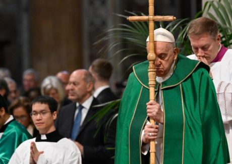 Papa: Enfrentar o escândalo da pobreza com o amor, a caridade e a partilha do pão