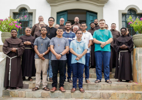 Postulantes franciscanos são acolhidos em Guaratinguetá
