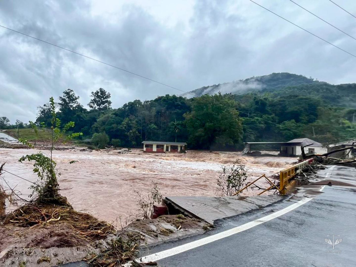 [Emergência no Brasil – Arrecadação de fundos para ajudar as populações afetadas pelas inundações]