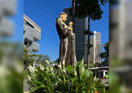 Procissão marítima e visita a bloco carnavalesco irão marcar a trezena da Festa de Santo Antônio 2024