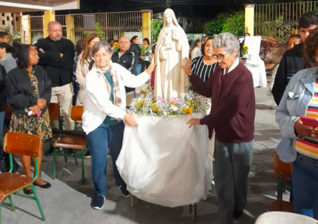 Paróquia Santa Clara, em Duque de Caxias, celebra sua padroeira